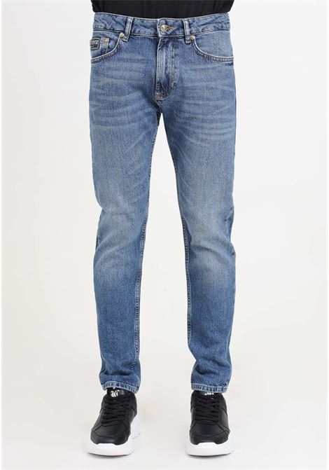 Jeans da uomo in denim indigo narrow dundee fit VERSACE JEANS COUTURE | 76GAB5D0CDW97904